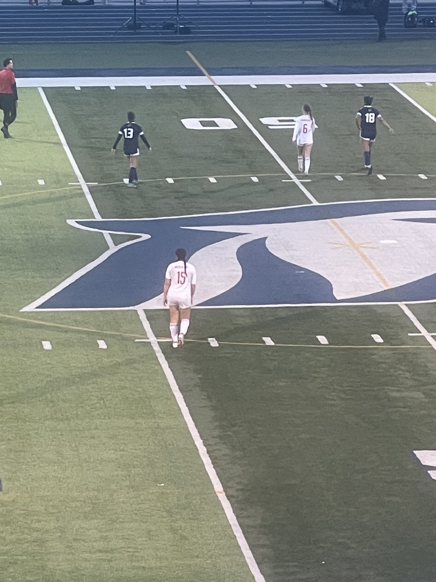 As a “Football Dad” I take so much pride in the fact my daughter is the only one on the field right now without sleeves!! ⁦<a href="/miamuragin/">miamuragin</a>⁩ it’s a mentality 💪🏽