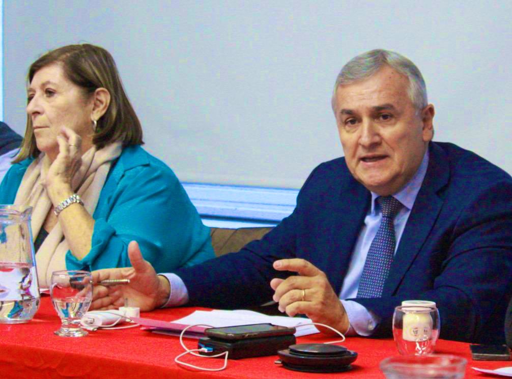 El radicalismo es un partido federal, movilizado en todo el país. En la Mesa Nacional de la <a href="/UCRNacional/">Unión Cívica Radical</a>, encabezada por <a href="/GerardoMorales/">Gerardo Morales</a>, se definió la realización del Congreso Programático en Córdoba, el 19 y 20/05. También, se convocará a la <a href="/ConvencionUCR/">Convención Nacional UCR</a> para el 12/06.