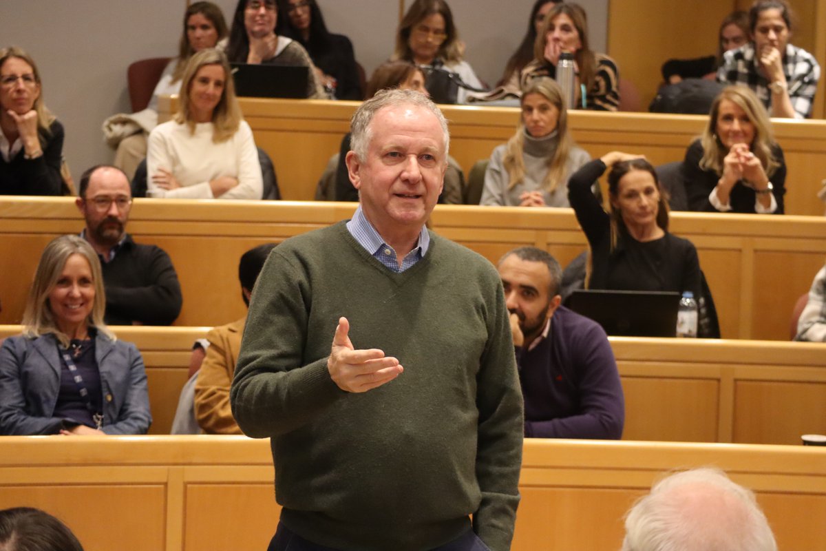 IAE_Austral's tweet photo. #IAEDay | Este miércoles todo el #EquipoIAE participó de una jornada especial en el Campus, de encuentro y trabajo en común. Se presentaron proyectos en los que están trabajando distintas áreas y el profesor Patricio Fay brindó una clase interactiva sobre "Trabajo Híbrido". https://t.co/hGa5lDfhfG