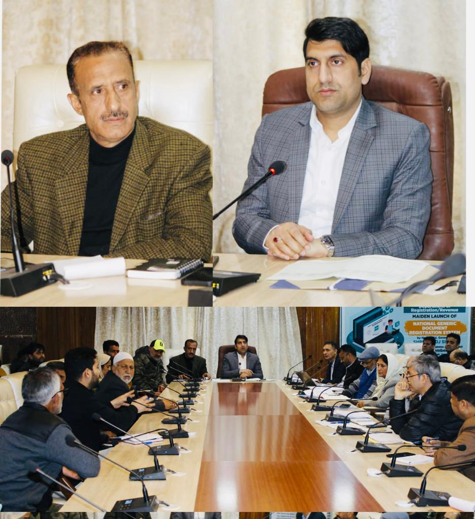 RisingKashmir's tweet photo. #DC #Srinagar holds #consultation #session with #DDC #members, #BDC #chairpersons, #prison for #finalisation of #CapexPlan 2023-24

#DC #stresses on #innovative #measures on #community asset #creation for greater common #good of #people

@srinagaradmin

https://t.co/iYeJUh8D7I https://t.co/hs9ZSHrRLw