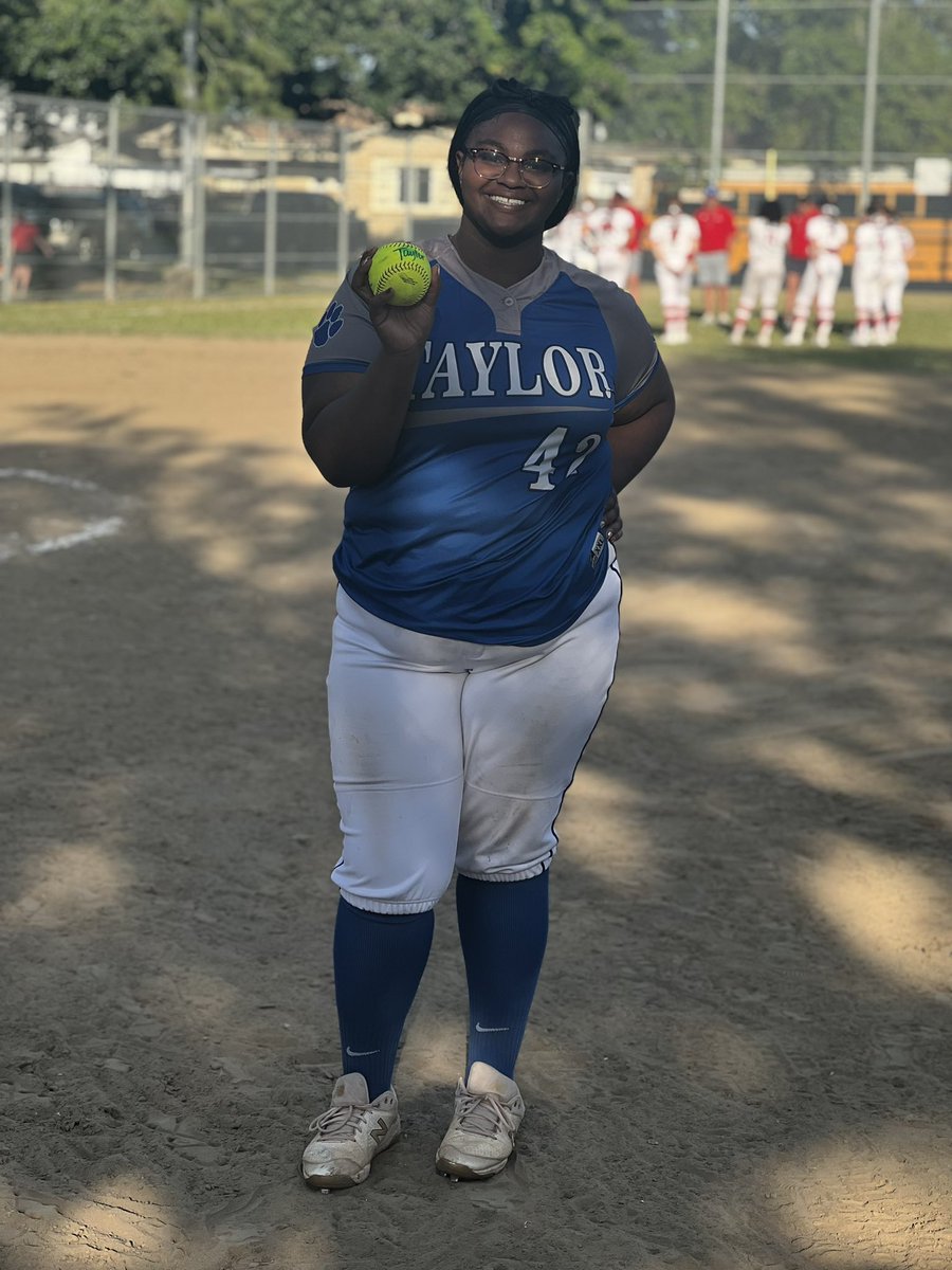 JadonRussell24's tweet photo. Playoff Time Means Win or Go Home My 3rd Playoff Homerun 💙🖤 Also my 3rd Intentional Walk #ALLIN #OnToThe3rdRound @CoachDonnieXULA @coachrjholden @NCATAGGIES @FAMU_Softball @CoachG_14274 @Softball_La @ExtraInningSB @ChristopherDabe @WGNOsports @CoachVLB @_CoachMatthews https://t.co/dDkEcc0AQM