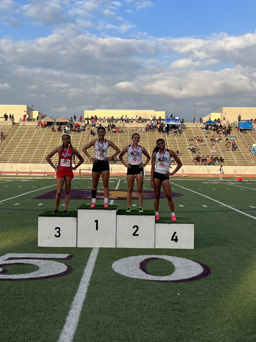 Congratulations to Keira Drake🥈and Garrah Prox 4th in the 300m Hurdles and qualifying for the Regional Meet!