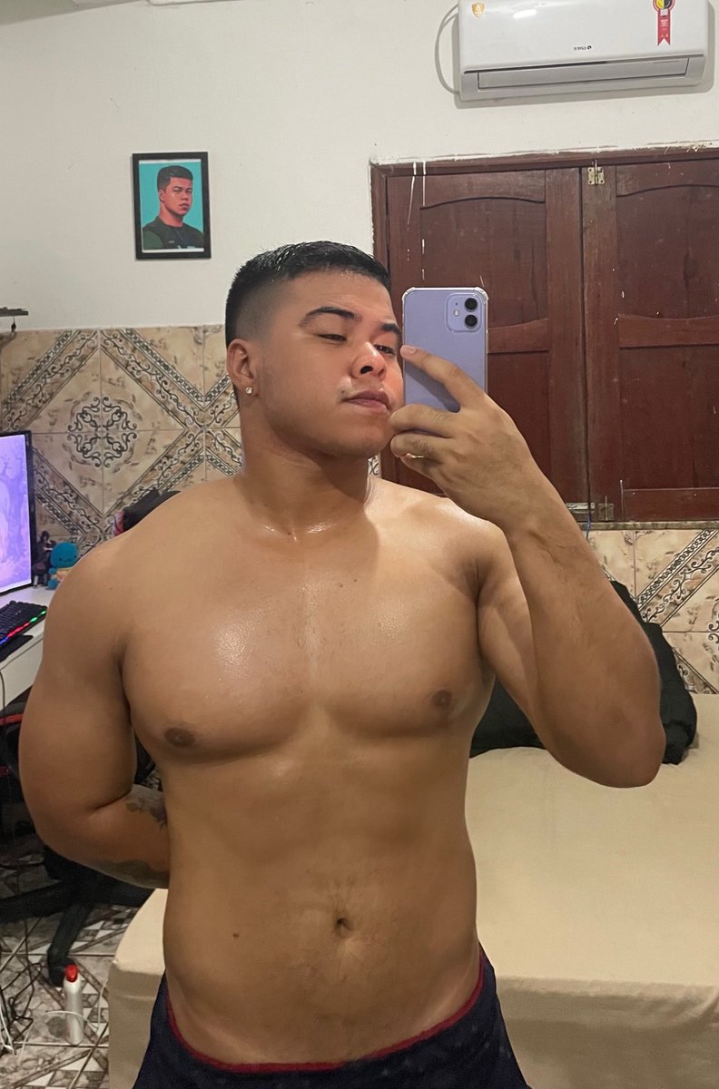 BoySuperboy_'s tweet photo. Peito grande pra que se não tem ninguém pra dormir encima 😔 https://t.co/UoiV2j7RnZ