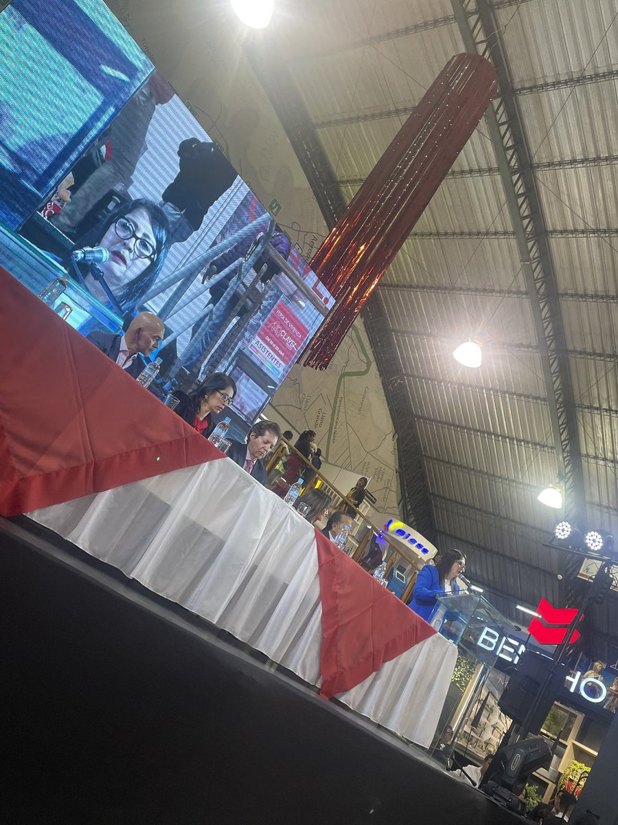 El sector inmobiliario necesita apoyo y confianza para crecer.  La seguridad jurídica es una de sus mayores problemáticas y es una deuda pendiente que tiene el Municipio de Quito.