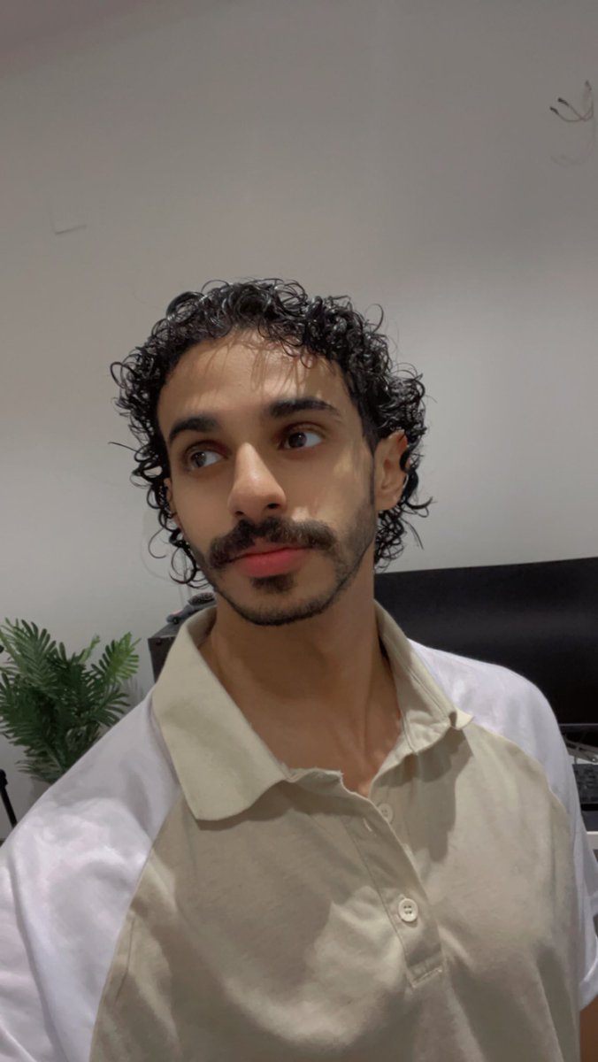 fsag_9's tweet photo. الحلاقة تبع العيد بعد كفاح لين وصلت الكرسي اصعب من تحقيق الستي دوري الا��طال 😔 https://t.co/pVMEdkil3L