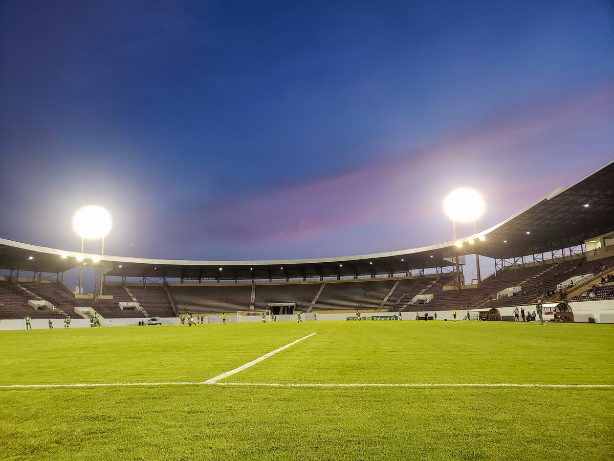 TPpavini's tweet photo. Guerreirinhas em campo sob o entardecer araraquarense na Fonte Luminosa!

Ferroviária x Coritiba-PR

#BrasileiroFemininoSub20 https://t.co/sMAdNgjsFC