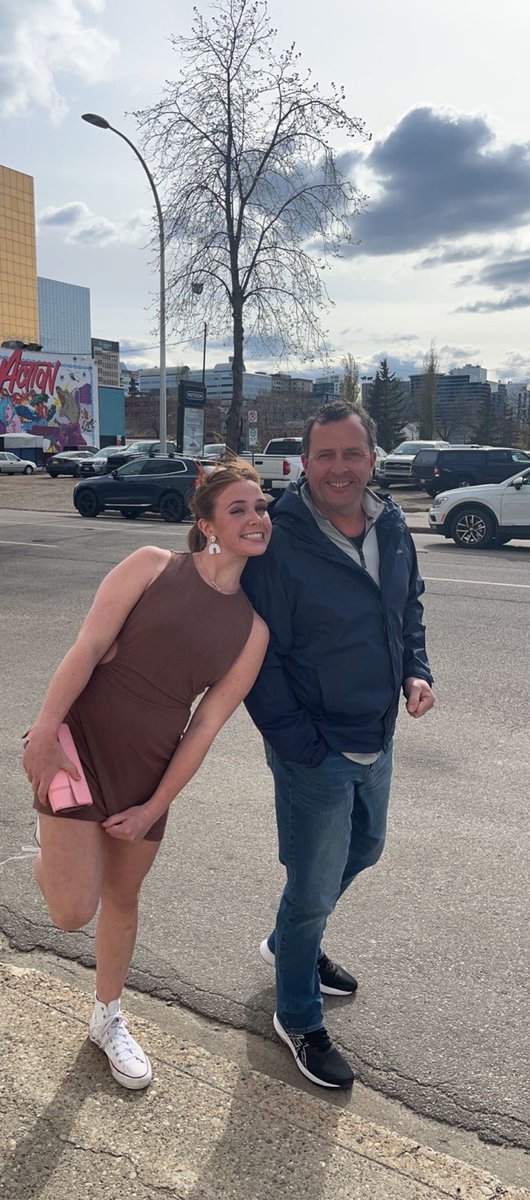 PeterMacW's tweet image. Happy Champagne Birthday @erin91717260