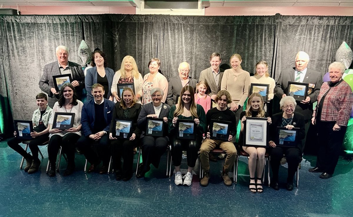 FureyAndrew's tweet photo. What a pleasure to attend the Best of @PCSPnl Awards 2023 tonight. Congratulations to all of the inspiring winners, who strike to make their community a better place every day. Thanks to Mayor Carol McDonald, council and staff for hosting such a wonderful event! https://t.co/CAOXNhghH7