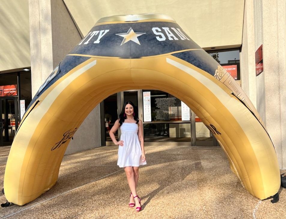 belalvarado20's tweet photo. Way To Go Ayesha! We are Proud of our Favorite Daughter! SHSU Bearkats, Criminal Justice 2023 #shsuring https://t.co/3OVsweaCEU