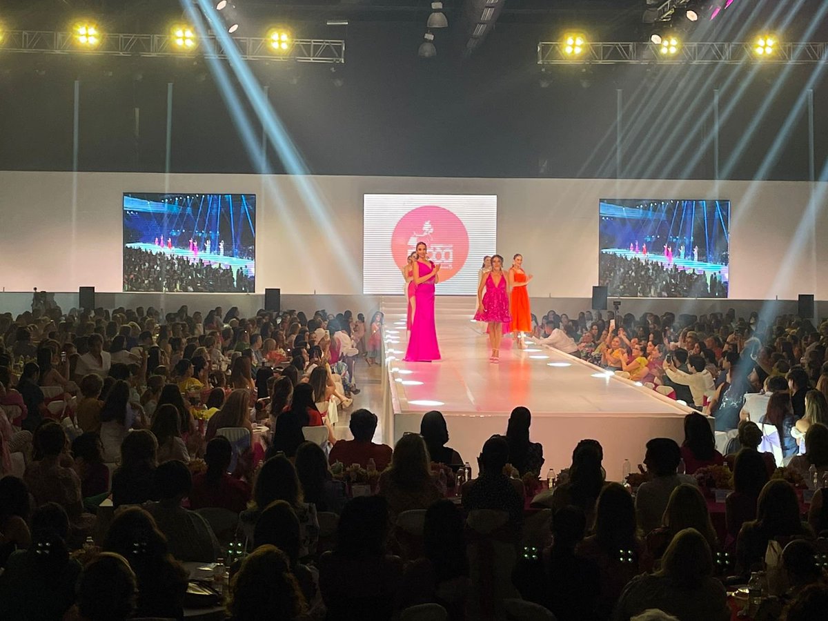 TVTenlinea's tweet image. #DesfileDeModas🌺 En el turno de #Modashop se hizo despliegue de talento con los diseños, además de presentar en pasarela una gran inclusión.