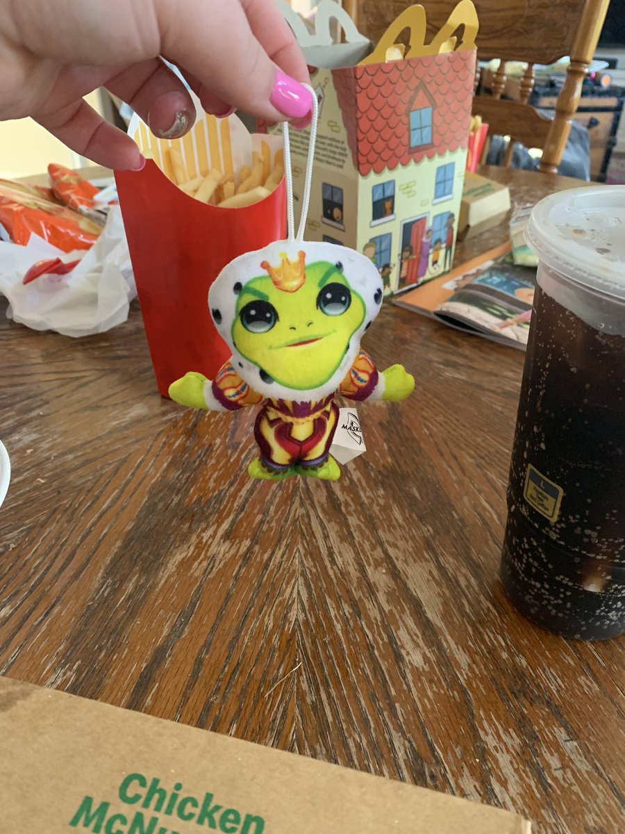 AdamiakEva's tweet photo. 🤴🏻🐸
@McDonalds @MaskedSingerFOX https://t.co/PNMrbpbSTm