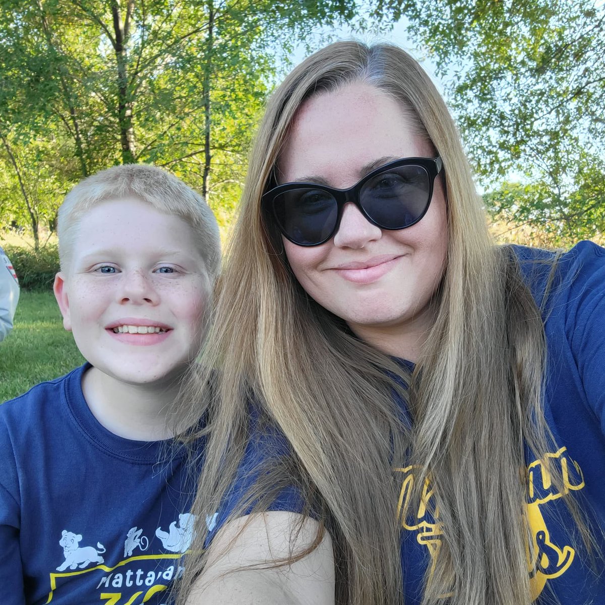 RaisingMyBabies's tweet photo. If you see this post a pic of yourself in some cool shades https://t.co/kf4yKgVbSW