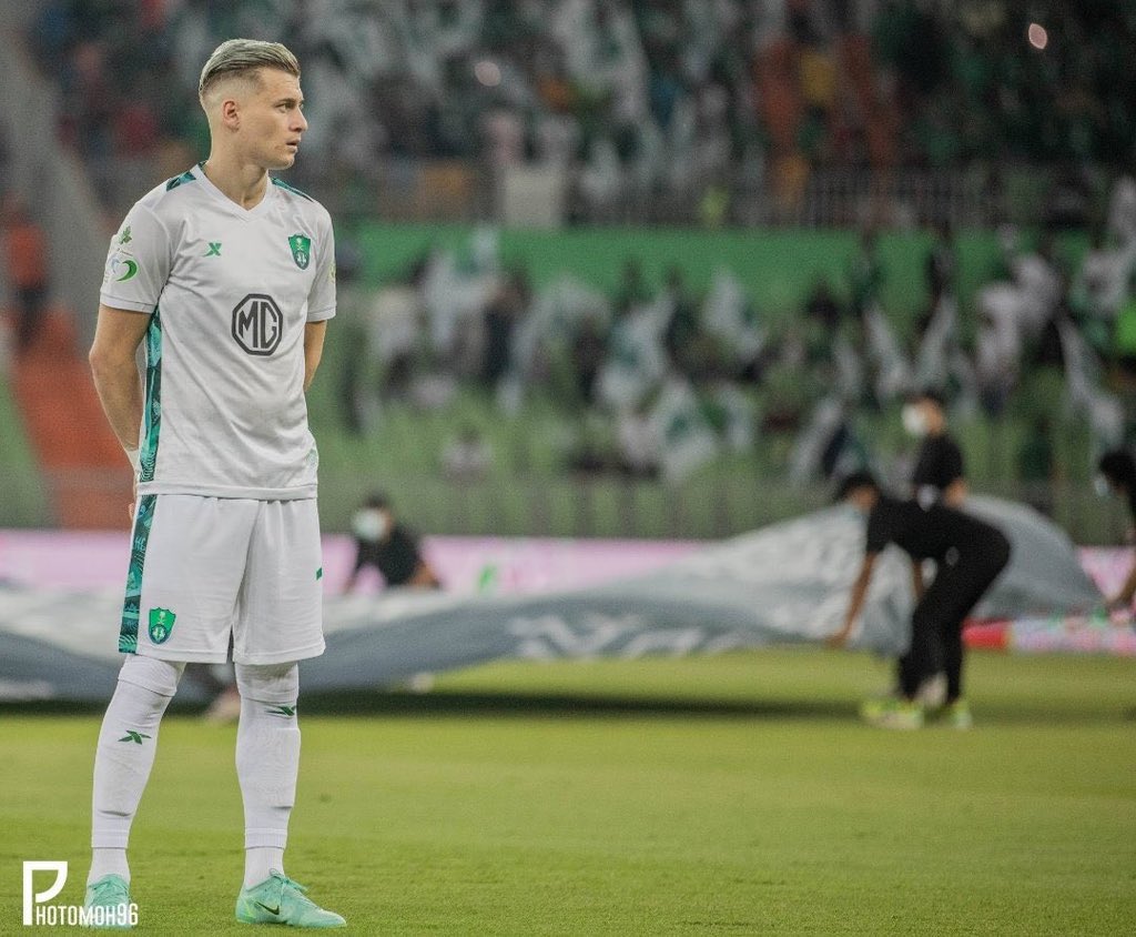 AFCStudio1's tweet photo. 🚨🚨🚨• الرياضية : 

- ادارة #الاهلي ستستعيد الثنائي عمر السومة و الويسكي في حال تبتت قرار الاتحاد الدولي لكرة القدم القاضي بمنع النادي من التسجيل لفترتين متتالتين. https://t.co/jIOXDwwEL9