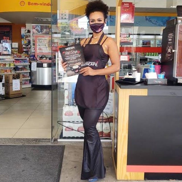 faahlso's tweet photo. Ela meio que era a Barbie né https://t.co/7lKfS7Zidd