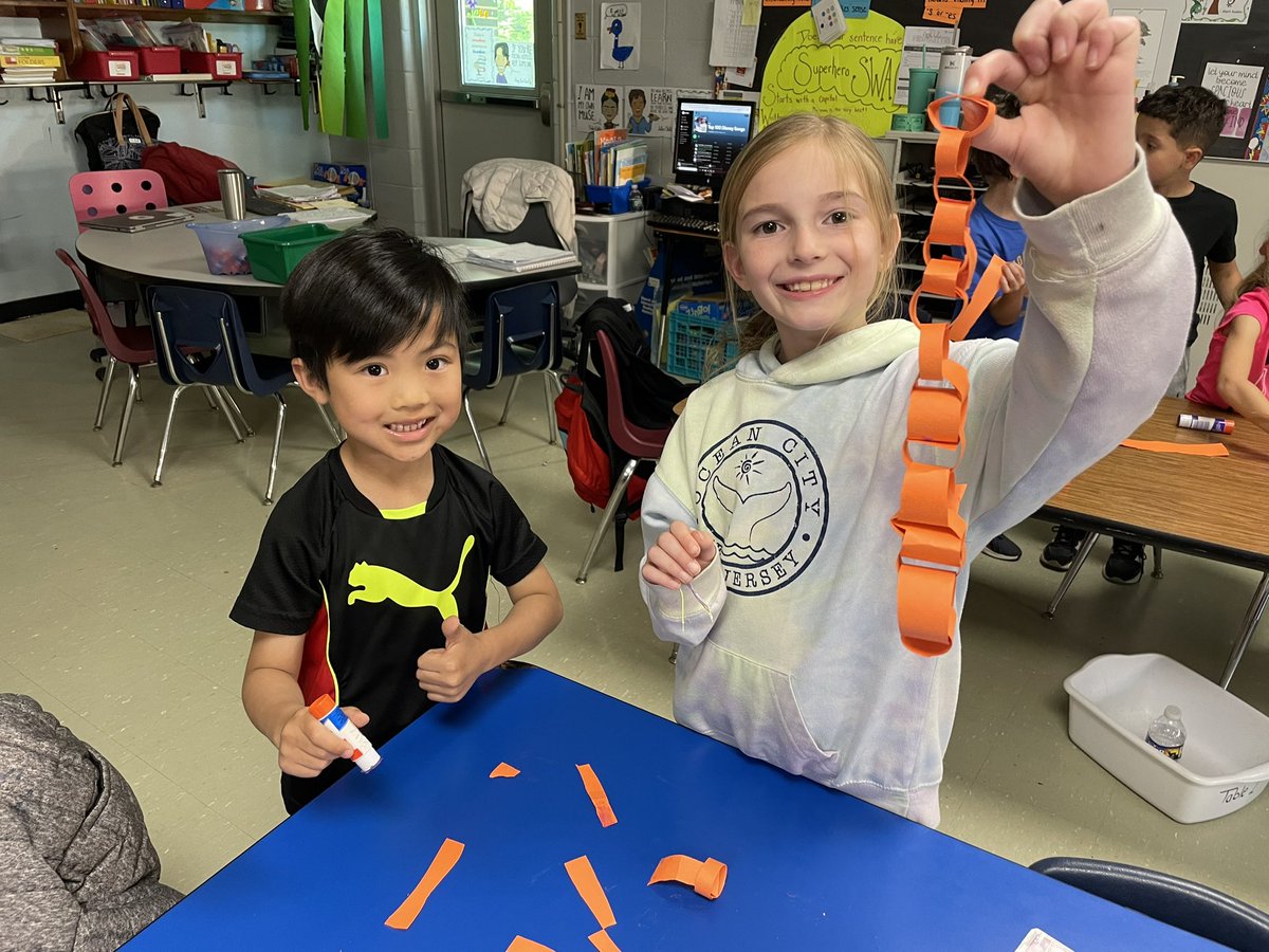 konsrockstars's tweet photo. We switched seats today and redid our STEM challenge from the beginning of the year. Our growth in every way is truly incredible!#findthekind @JJESOwls @SreeVidya14 https://t.co/5wyBKWirSA