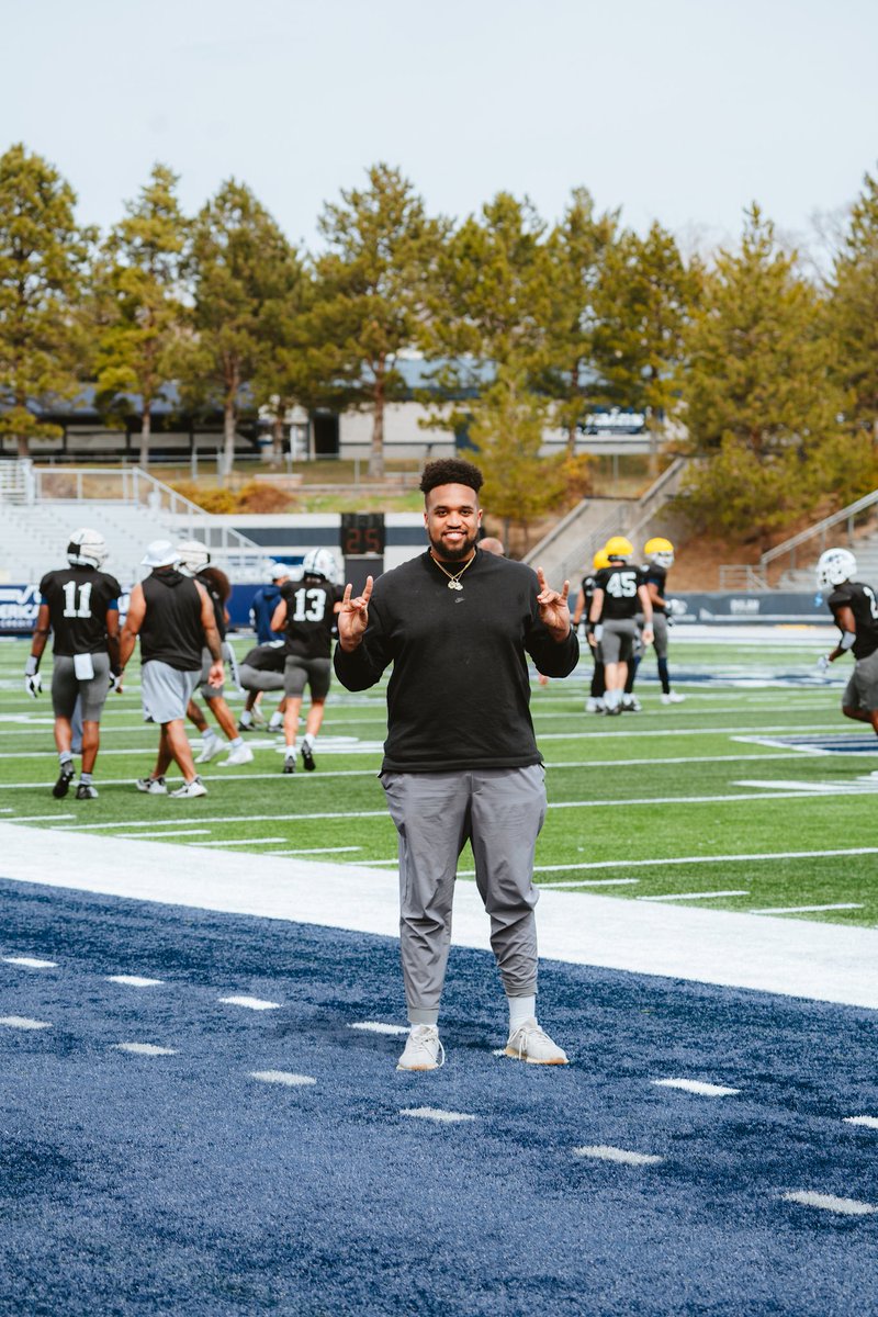 17cfrazi's tweet photo. excited to announce that I accepted a job as the Director of Creative Services (Video) at the University of Nevada, Reno! 

been patiently waiting for my time, and now I can’t wait to get to work!

shoutout to @dessacholo for the pics! https://t.co/RwbSWq8lHv