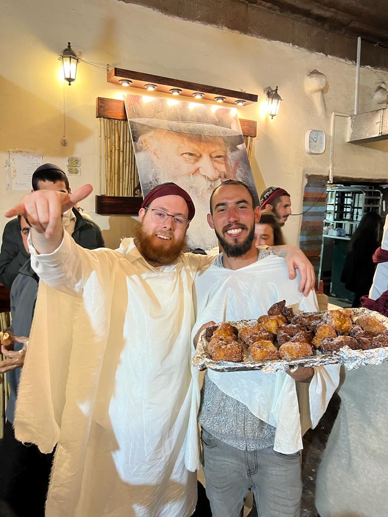 RovingRabbis's tweet photo. The best way to end a holiday of not eating any chometz.

Come for a bite in Cusco Peru https://t.co/9sZyV28fIj