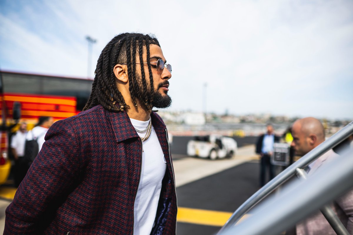 Padres's tweet photo. Happy flight ✌️ https://t.co/V1z7vbOkJq