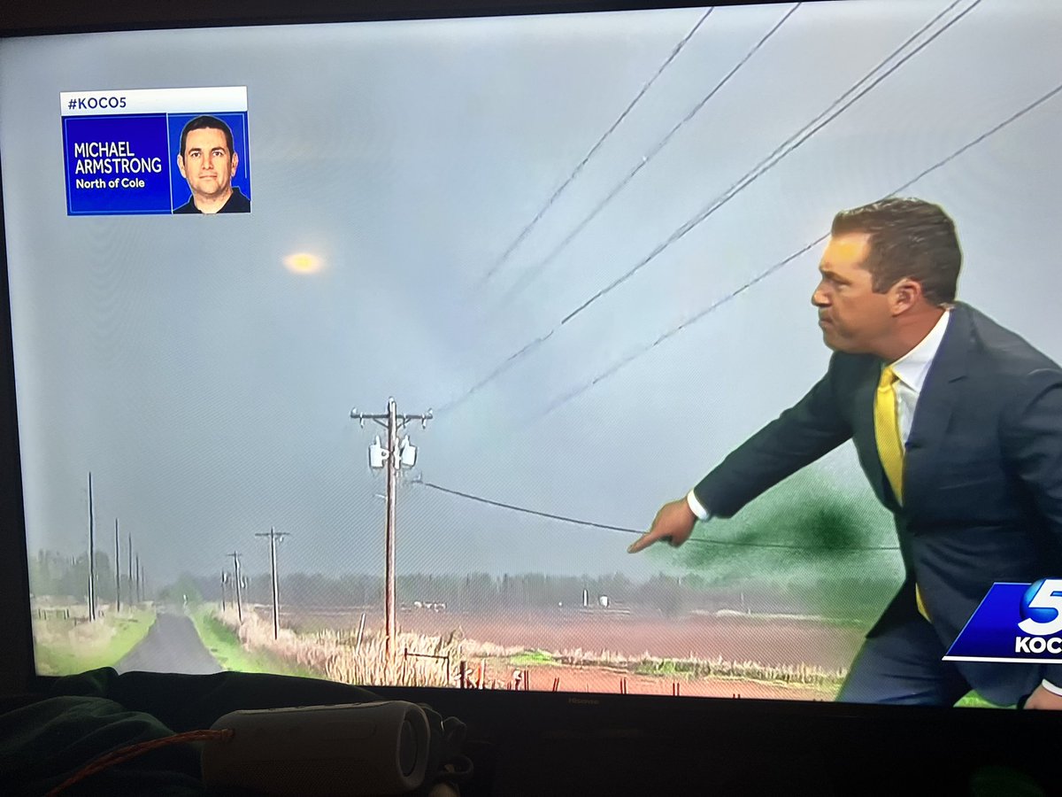 OkieDogTrainer's tweet photo. Big Tornado on the ground in Cole, Oklahoma https://t.co/ZYQoskRj6b