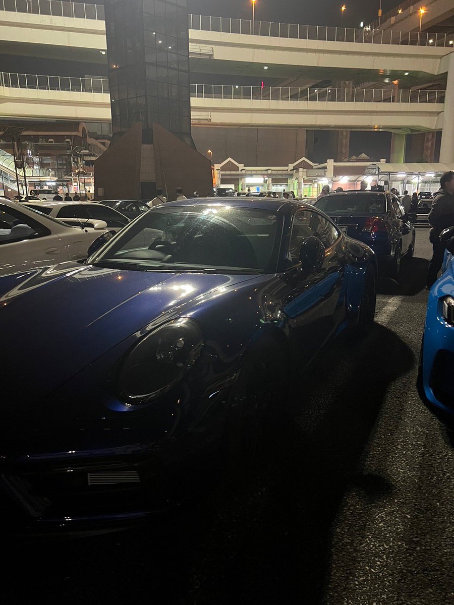 ryosuke_sfc20's tweet photo. 昨晩はメンバーの納車祝いも兼ねて、久々にカーズで大黒ミーティング！

なんと今回は琴坂先生も愛車の911GTSで遊びに来てくださり、充実した夜になりました🙌🙌 https://t.co/D23ewctiMw