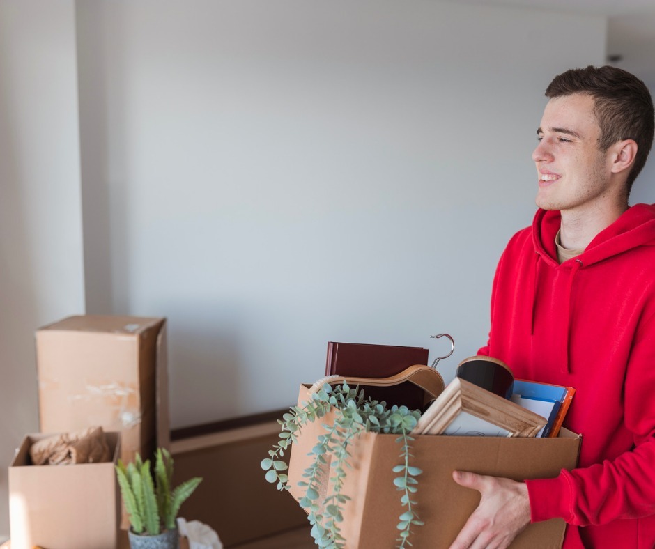 Moving out of your dorm or apartment for the summer?  We make student summer storage easy and affordable. 

Get a 10% off coupon online for use at one of our 3 Boston area locations.  ezstoragenow.com instagr.am/p/CrPKTv8vD6P/