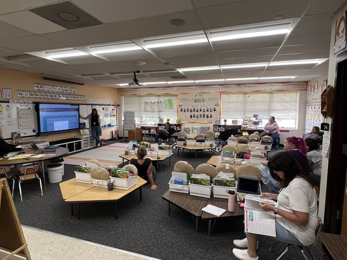 An AMAZING day of professional learning and team building beautifying our PGE campus with staff, students and families! #pgestarstudents@citrusschools