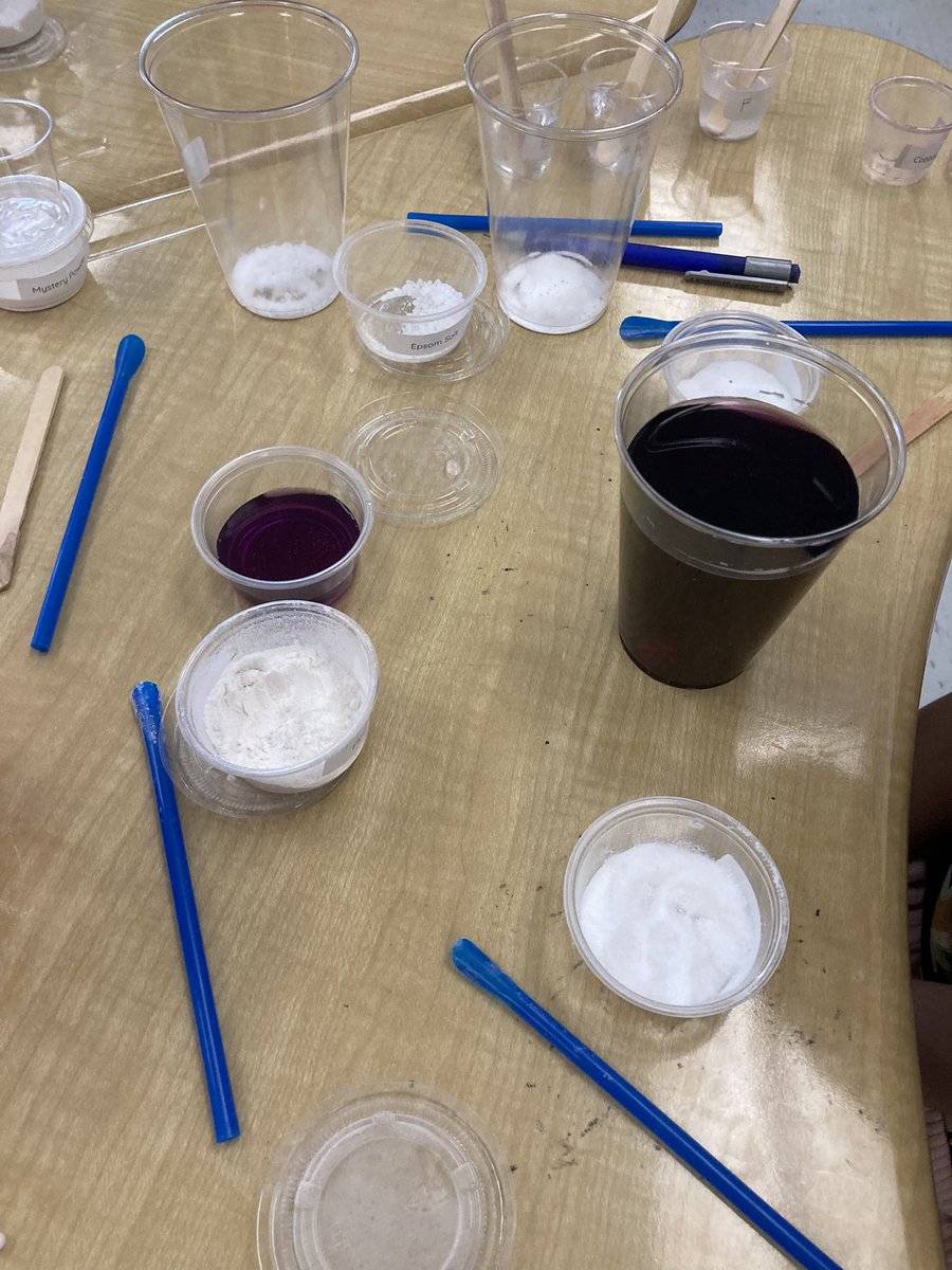 TScottOCDSB's tweet photo. Scientists in Schools at Shingwakons today for grades 4 and 5.  Students learned about chemistry by exploring solids,liquids and gases.  Thank you Michel for an amazing presentation @ShingwakonsPS @OCDSB @Sci_in_School @OttawaLouise @MccSio https://t.co/oMs7CLfEUo