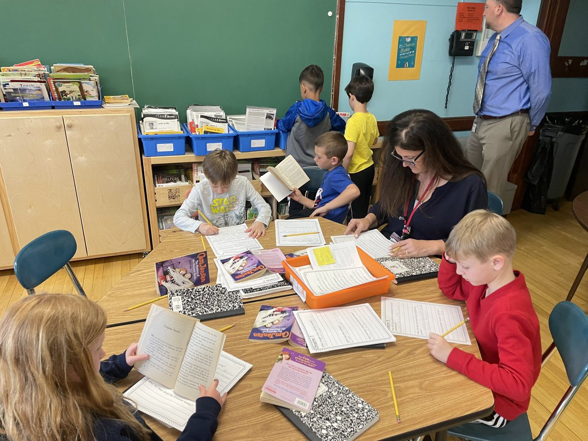 Colemoriarty's tweet image. Teaching is a work of heart, and @wilsonrocksrvc is pumping out our future leaders one class at a time! @RVCSchools #GameOnRVC #LikeACyclone