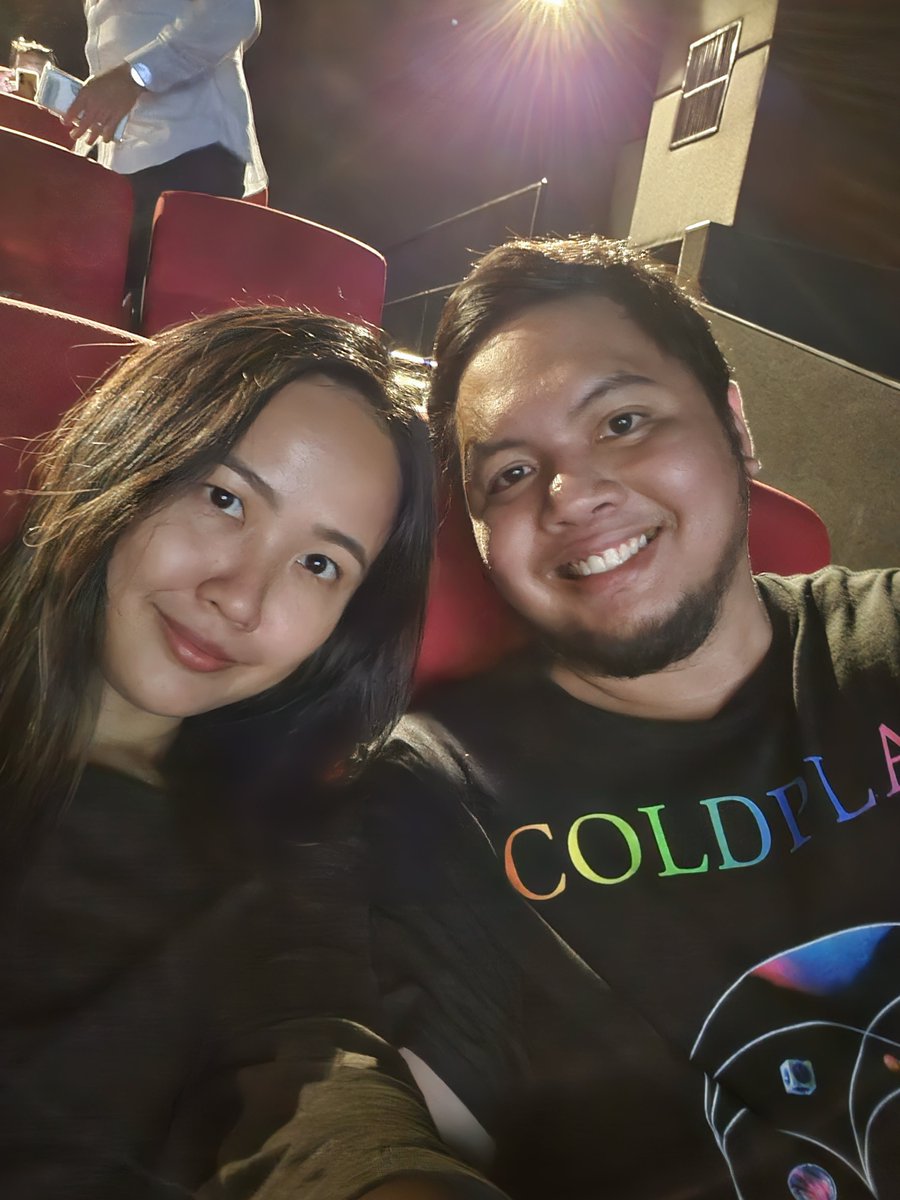 neilenore's tweet photo. Saw Coldplay Live at River Plate last night on 4DX &amp; it was amazing. I wish we had ScreenX here in PH. thank you @coldplay @thepauldugdale for taking me back.  It definitely brought some good memories when I flew from Philippines to UK to watch 5 nights. What a way to relive https://t.co/4gXCwxCBky