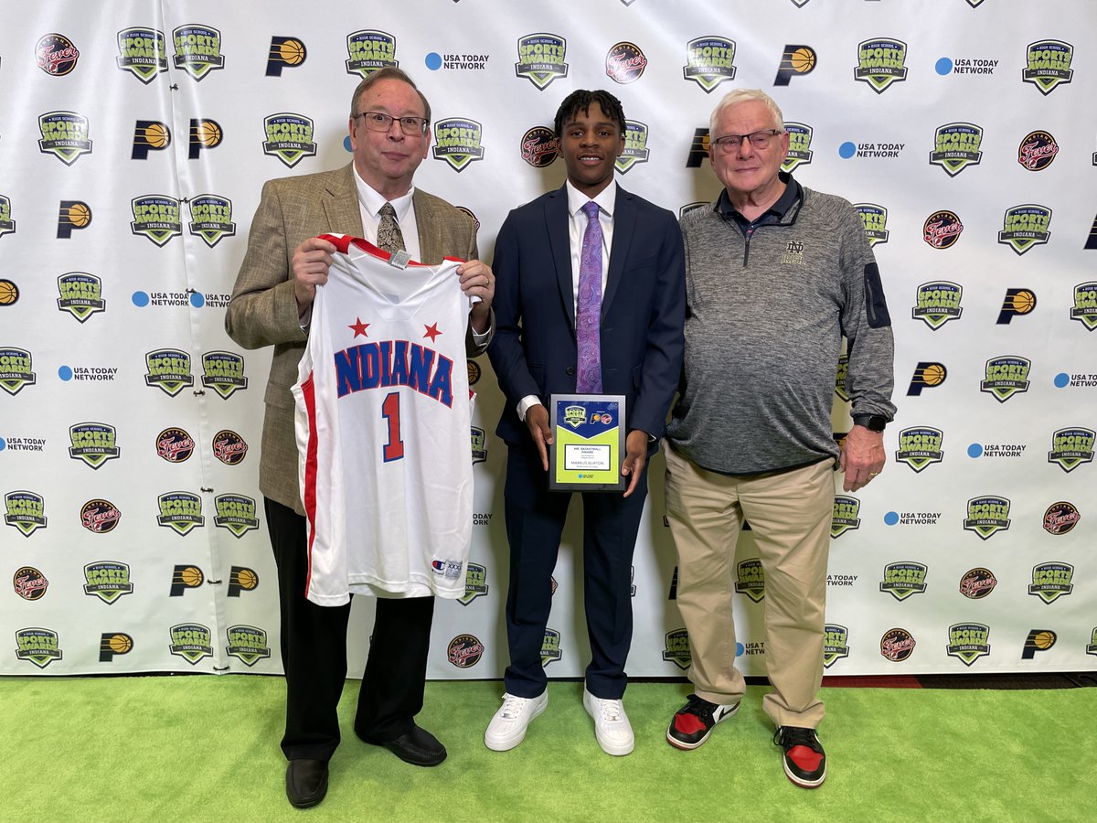 The_Pennant's tweet photo. Penn's Markus Burton named Mr. Basketball !!!!

He's just the third Mr. Basketball from St. Joseph County and first since 1978.

Click the link for the story: https://t.co/LsARvRfADm https://t.co/kaMgP3r9Eb