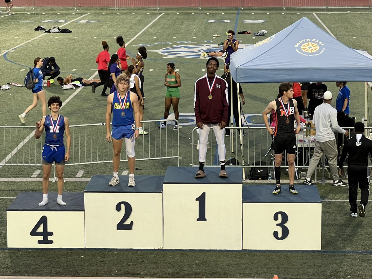 District Champion 🏆 ✅ 
Area Champion🏆 ✅ 
Proud of our Guy <a href="/KJtolitt10/">Khennedy Jackson</a> 
We ain’t done yet!!
