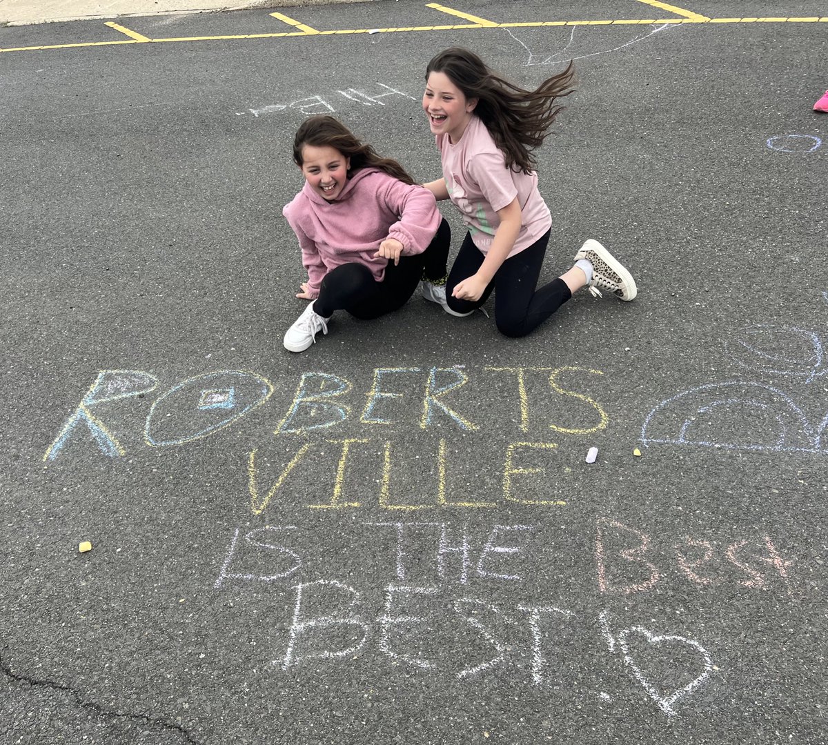 ms_devitto's tweet photo. We had a great time at “Chalk the Walk” for disabilities awareness month. The kids wrote positive messages with chalk provided by S.C.O.P.E! #disabilityawareness #inclusion @MTPSNJ @RobertsvilleES https://t.co/Qv86NlR1pn