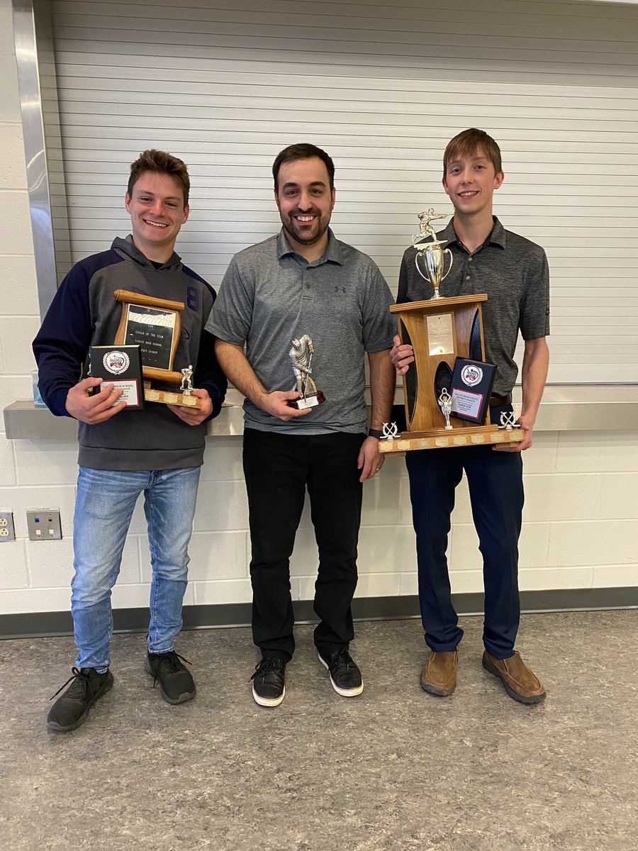 Great banquet to wrap up the VHSHL Season! Congratulations to Carson d’Eon who received team MVP, Nolan Saulnier who received the coaches award and Julien Boudreau who received VHSHL coach of the year. 
PEB also won VHSHL least penalized team, discipline wins championships!