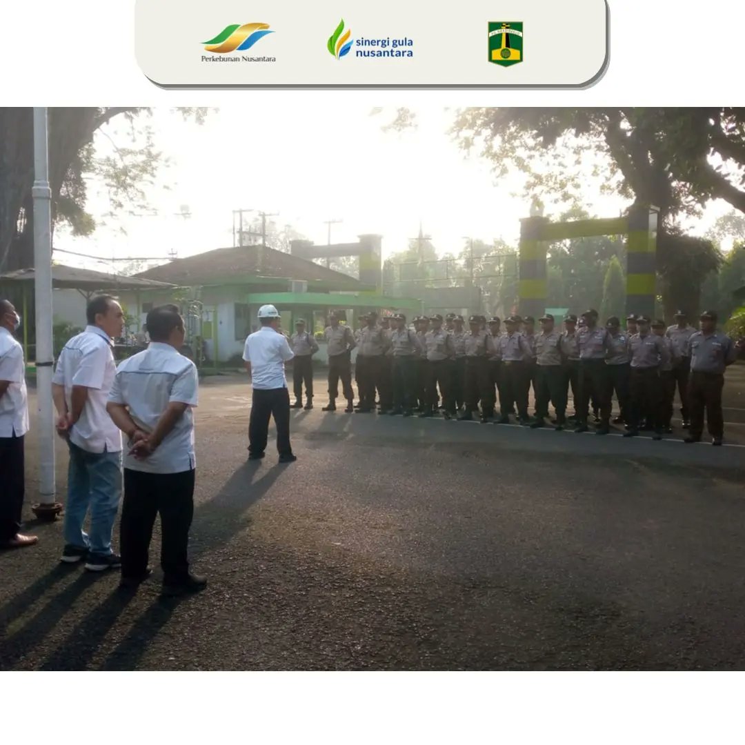 pg_ngadiredjo's tweet photo. Kemarin Bpk General Manager PG Ngadiredjo memberikan pengarahan kepada seluruh personil keamanan untuk tetap semangat menjaga aset PG Ngadiredjo selama libur lebaran tahun 2023.

#HoldingPerkebunanNusantara 
#sinergigulanusantara 
#Pgngadiredjo 
#kediriberbudaya 
#keamanan https://t.co/Nu8VzNjvoL