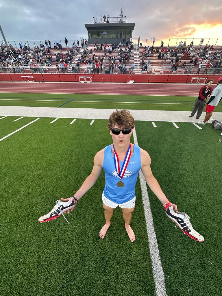 GtownTrack's tweet photo. Jack McDaniel keeps the Eagles on the gold medal train.  400 meters, faster than anyone in the area.  #GeorgetownSpeed is on full display tonight, ladies and gentlemen! 💨🥇⚡️ https://t.co/UvwvEqaTOa