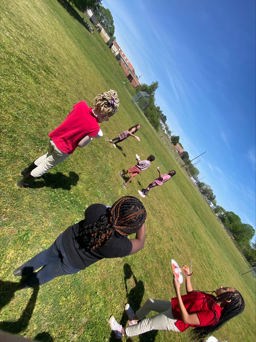 ArlingtonJmcss's tweet photo. #MemorableLessons. Mrs @caitlynrelder Young’s 3rd grade scholars created wind vanes! The ‘Youngsters’ tested them out today, they are working on the water, weather, & climate science unit. @DrShemon @JMCSchools #STEM #ScienceIsFun @WBBJ7Moe @JoelBarnes13 #BestInTN #Winning #BBAM https://t.co/8n5BmSRstp