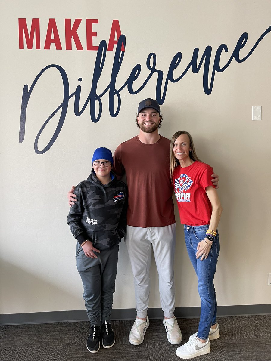 PUNTpedcancer's tweet photo. Inspiration walked right through our front door twice today. Welcome back Dawson Knox and thanks for showing us what perseverance and graciousness look like, Colt and Christina Matz. We are with you every single step of the way. #PUNTFamily #COLT45Strong 💛🎗 #differencemakers https://t.co/r4rf3wgm7l