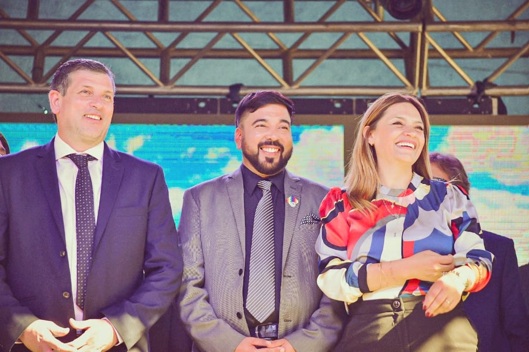IsmaelBordagar1's tweet photo. Junto a @AlbertoGodoyFOk , @TeresitaMadera y todo el pueblo de Famatina, celebramos un nuevo aniversario de su fundación. Feliz y agradecido con todos y todas por compartir este día tan especial! https://t.co/osVYGxDThX