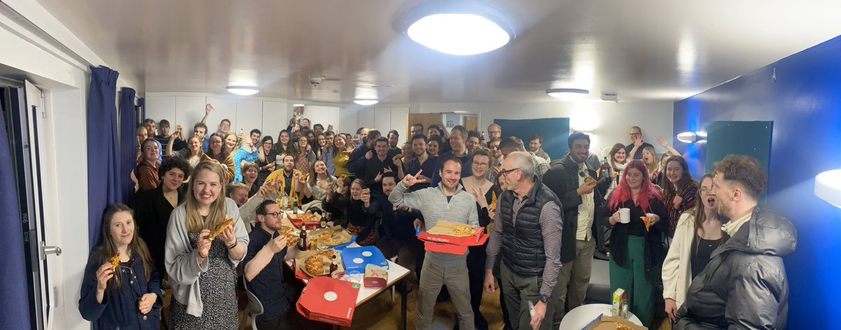 chloejohnsoon's tweet photo. Pizza party at the #Dalton2023 , thank you @WellerYorkChem @GroupAldridge 

@Ian_Fairlamb https://t.co/Tq3nZNGKTa