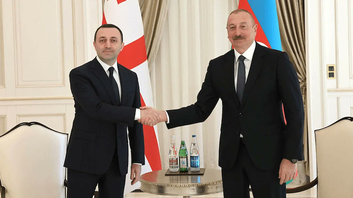 infogatecl's tweet photo. #MUNDO: Dr. Cavid Veliev, Jefe del Departamento de #Aircenter analiza "#Azerbaiyán y #Georgia comparten una visión en común acerca del Corredor Medio". Léelo aquí: https://t.co/ICPlLs9ocK @aircenteraz @AzertacEs @EurasiaReview @CavidVeliev https://t.co/RkdedjUT6b