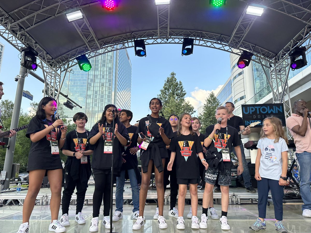 SRK26392's tweet photo. Sharon Robo Knights rocking out to our theme song “Life Is a Highway” #solarhighway at the @FIRSTweets FIRST LEGO League Worlds in Houston. Team is enjoying every second! Thanks FLL for making memories that will last a lifetime. @SharonElemS @gafirstlego https://t.co/IVympINE6a
