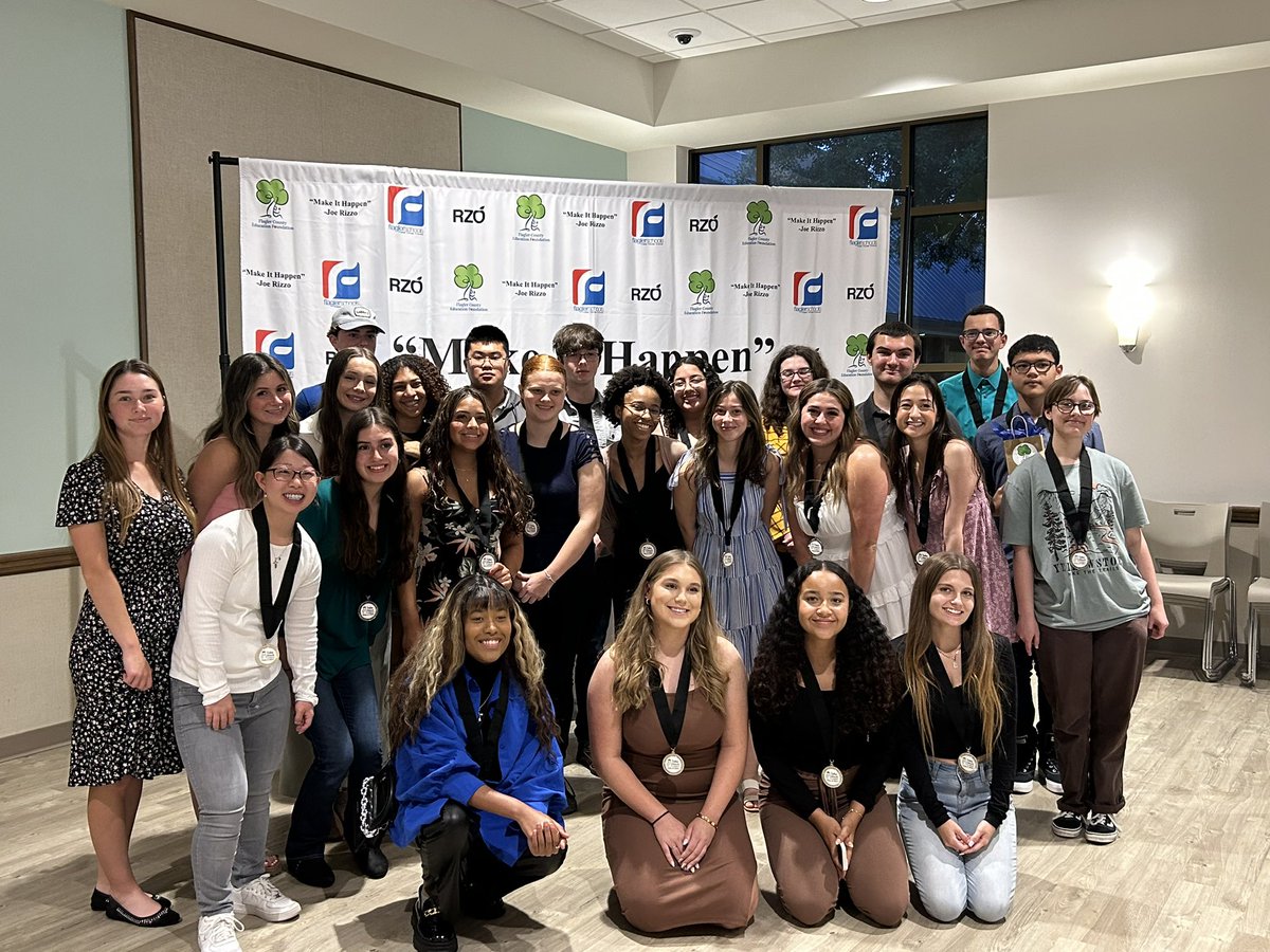 Great night at the <a href="/FlaglerEdFound/">@FlaglerEdFound</a> Take Stock in Children Senior Recognition Event. Thank you to all the mentors and the Ed Foundation for all the support you show our Bulldogs! 🎓

<a href="/FlaglerSchools/">FlaglerSchools</a>      <a href="/FPCHS/">Flagler Palm Coast High School</a>