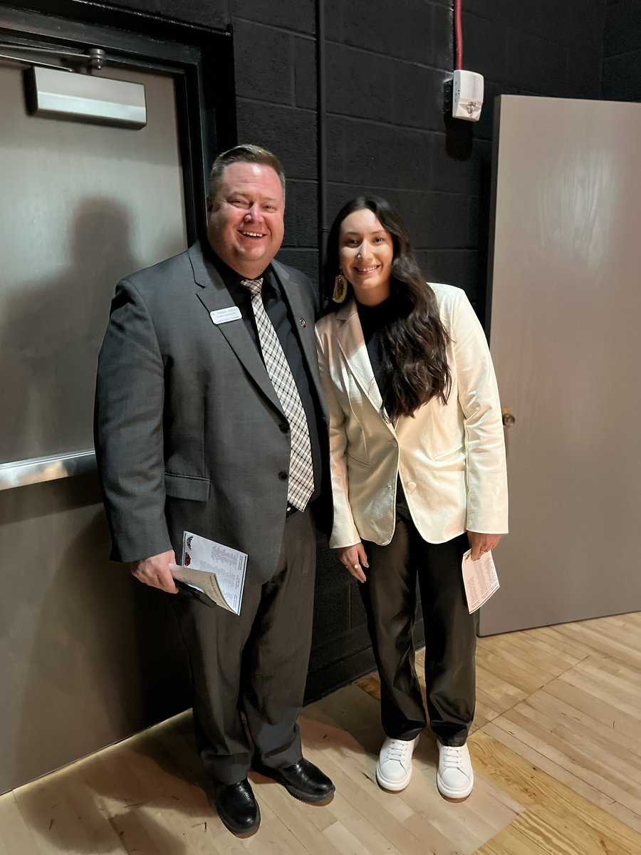 James409Jason's tweet photo. @LBeatty23 spoke at #LawtonPS American Indian Education Senior Celebration students tonight. From Anadarko, OK to Pro Basketball Player to motivational speaker~ What a powerful message for Srs to hear as they face new challenges in their post graduation lives.  #oklaed https://t.co/hu2Rvkaep1