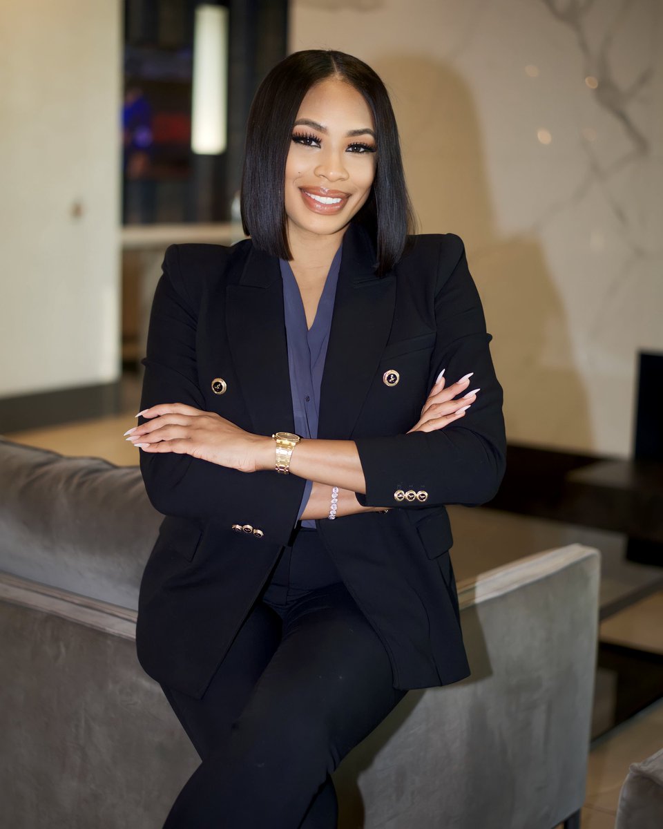 baniyah_'s tweet image. Have a business &amp;amp; need professional pictures for your website? Book with me! @baimagess on IG!💕 📸