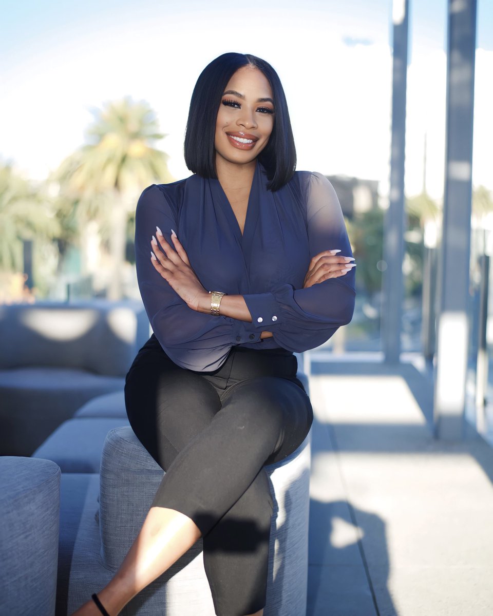 baniyah_'s tweet image. Have a business &amp;amp; need professional pictures for your website? Book with me! @baimagess on IG!💕 📸