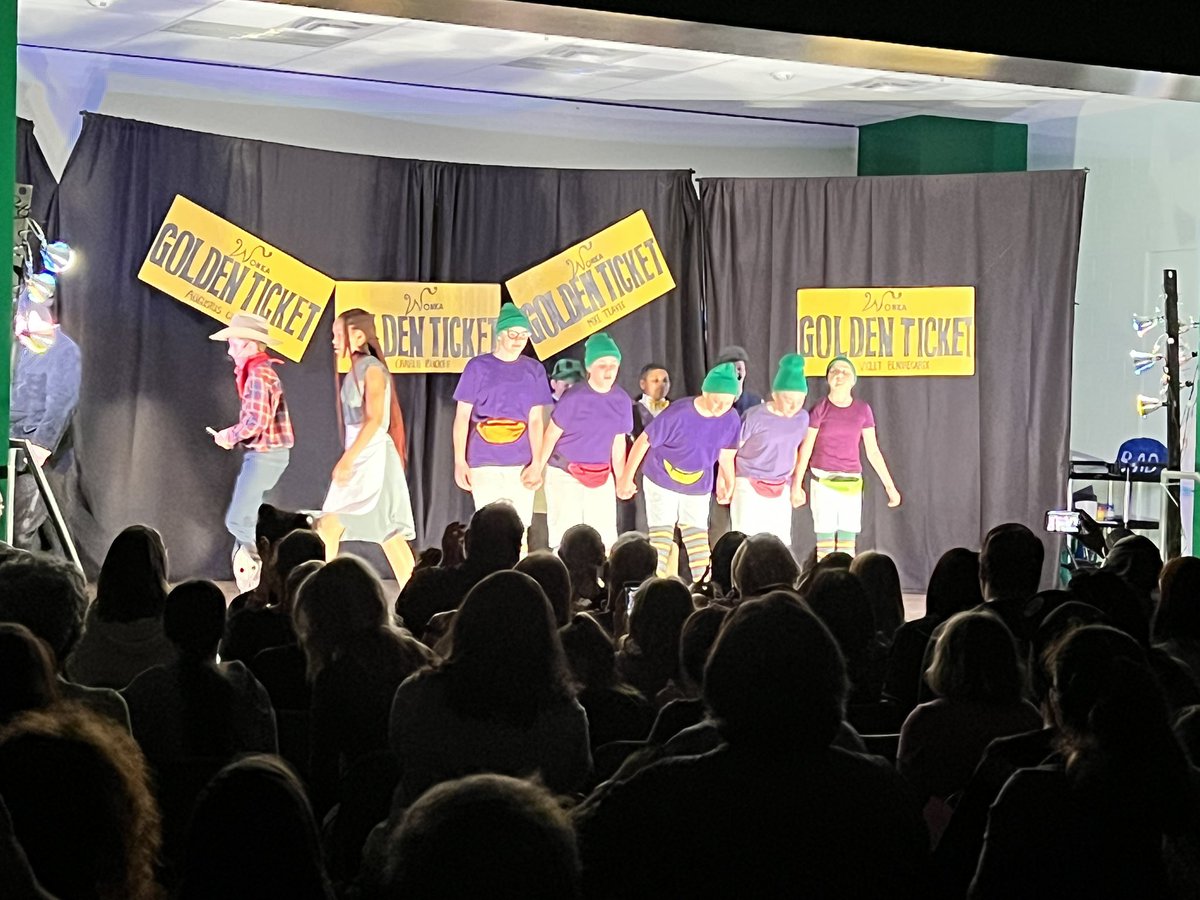 Gateway6NKC's tweet photo. Amazing performance of Willie Wonka and the Chocolate Factory Jr. tonight! https://t.co/fB6CBuBnzw