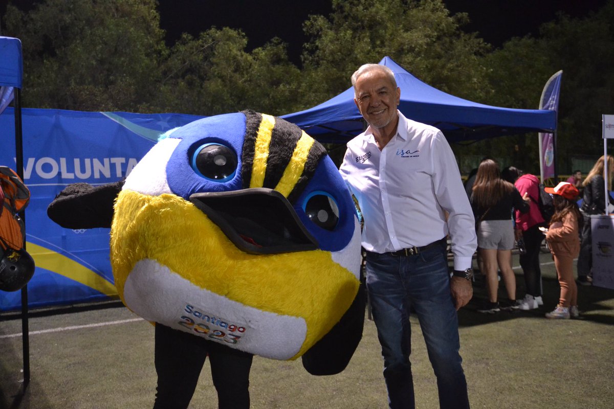 lapintanadepor's tweet photo. ¡Hoy ha sido un día emocionante! 🎉👏

El bus móvil #GanaSantiago ha recorrido nuestra comuna junto a los deportistas #pintaninos.

Y hemos celebrado el mes de la actividad física con un evento espectacular.

¡Gracias a todos los que asistieron! 
🤩🙌 

#LaPintana https://t.co/Hijj3S4KAp