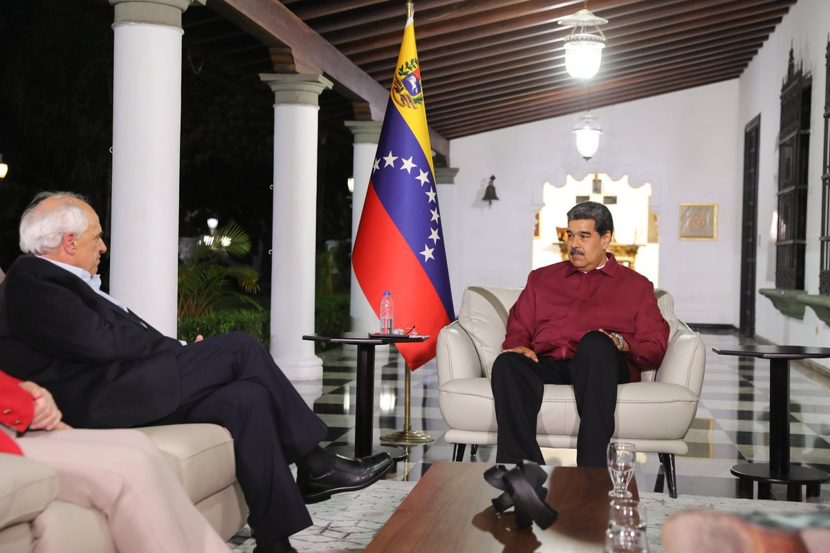 Complacido de recibir al Expresidente de Colombia, Ernesto Samper, a la Senadora Clara López y al Coordinador del Grupo de Puebla, Marco Enriquez Ominami, miembros de la delegación internacional presente en el Taller de Integración Financiera Regional.