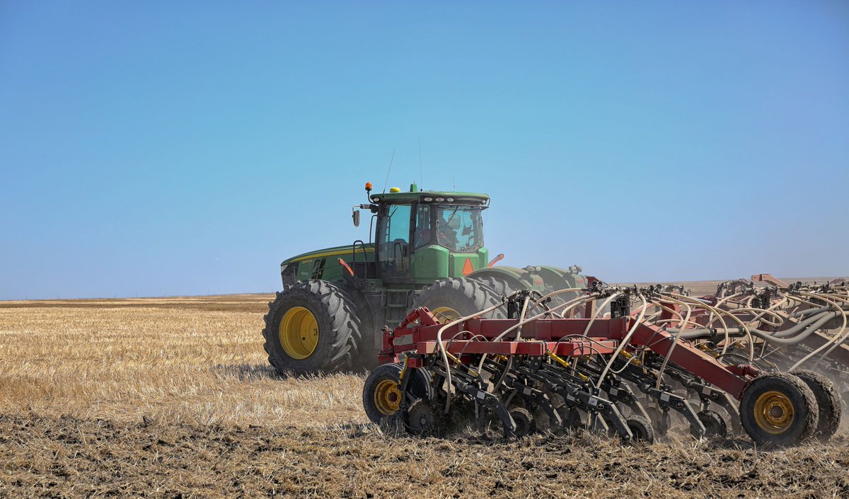 soilcouncil's tweet photo. Soil health is a key to #sustainableagriculture. No-till agriculture supports #soilhealth by increasing soil organic matter, increasing microbial biomass up to 71%, and supporting higher #'s of arthropods. #soilconservationweek Visit https://t.co/0zbUhXgBx0 for more info. https://t.co/L7GEAnDh13