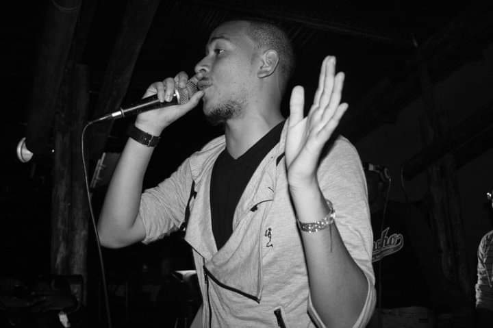 Subrocc's tweet photo. Facebook memories 💔 #AuthenticSunday https://t.co/L6Yu0JuTtv